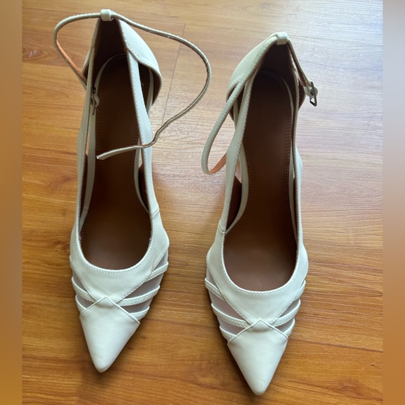 ASOS DESIGN Wide Fit Poster cut out high heeled pumps in white US 8 /UK 6 /EU 39 - Picture 7 of 10